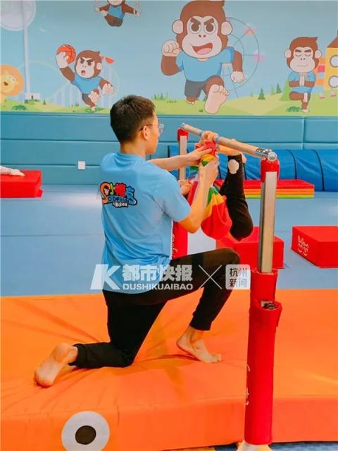 健身房赚钱吗_健身房赚什么钱_赚钱健身