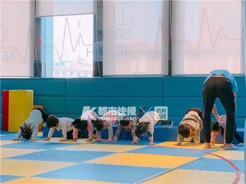 健身房赚什么钱_赚钱健身_健身房赚钱吗