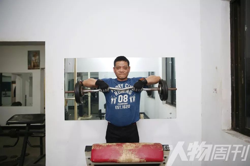 健身房赚钱吗_健身房赚什么钱_赚钱健身两不误包住1w