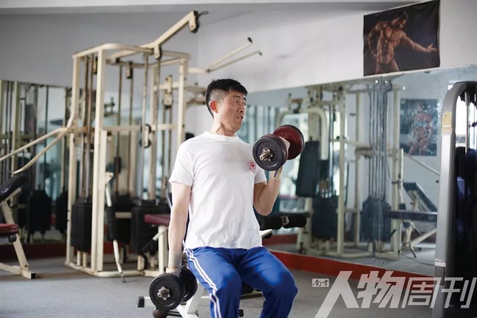 健身房赚钱吗_健身房赚什么钱_赚钱健身两不误包住1w