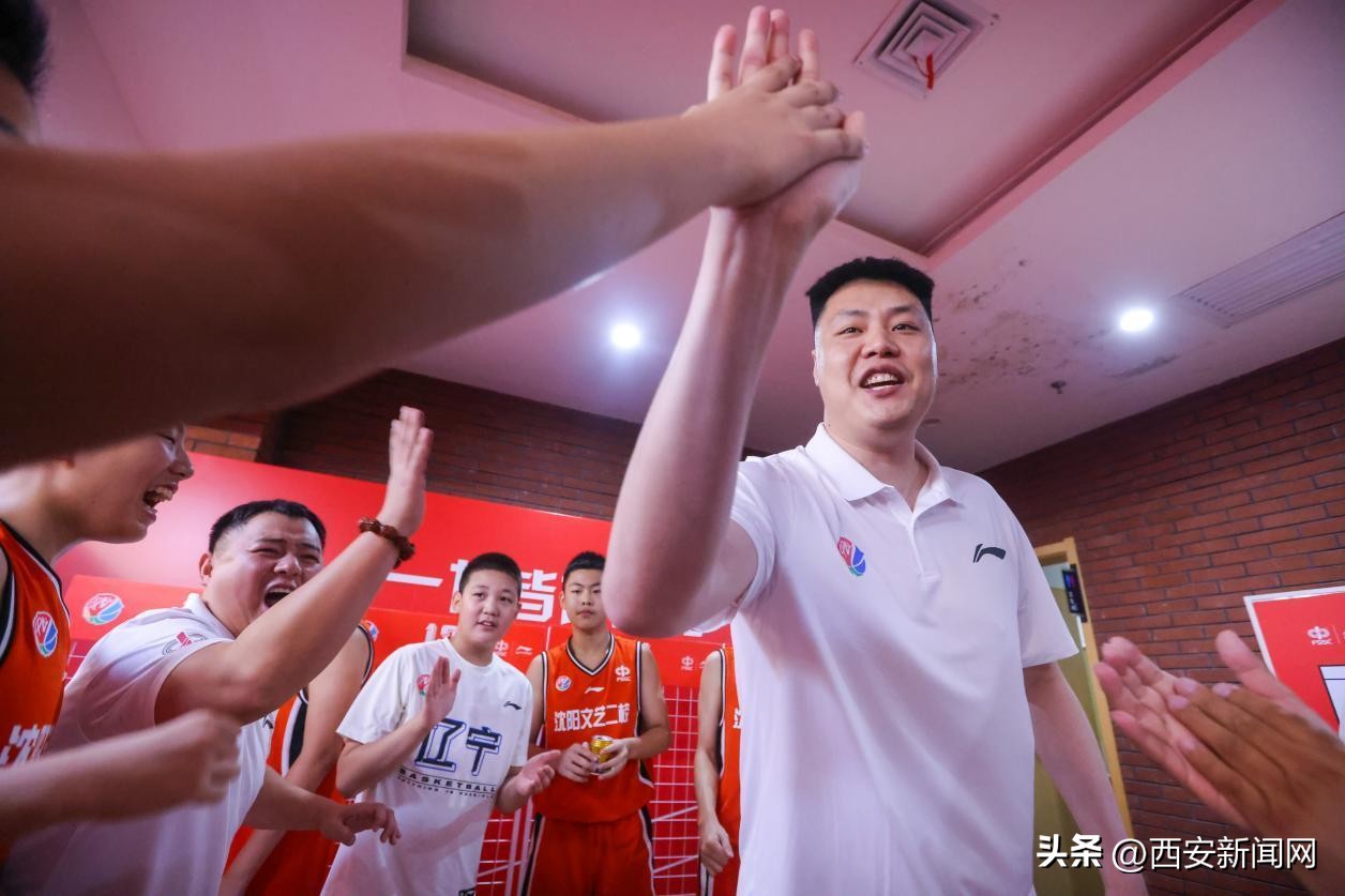 篮球冠军杯图片大全大图_篮球冠军图案_冠军杯怎么画篮球队员