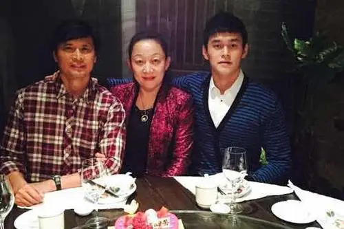 孙杨游泳身高冠军是谁_孙杨游泳身高冠军多少_孙杨游泳冠军身高