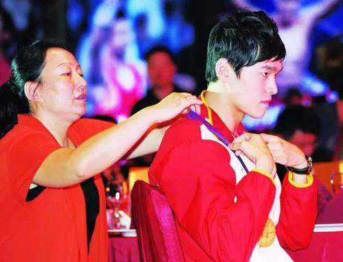 孙杨游泳身高冠军多少_孙杨游泳冠军身高_孙杨游泳身高冠军是谁