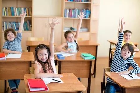 外国人评价足球技巧_外国足球技巧评价人物的故事_外国人对足球的热爱