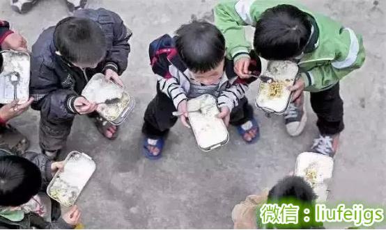 住校生活中的趣事_在校的趣事_住校趣事作文