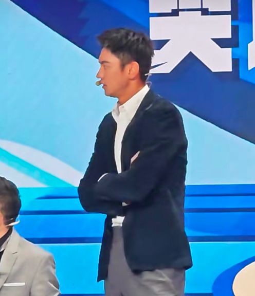 奥运游泳冠军赤见_奥运游泳冠军男视频_奥运会泳游冠军